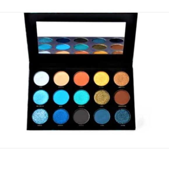 Hipdot eyeshadow pallet - Picture 1 of 7